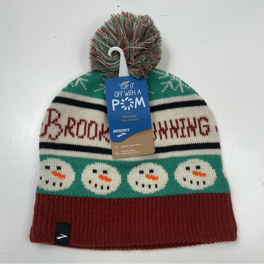 NEW Brooks Running Cap Pom Pom Beanie Unisex Cabincore